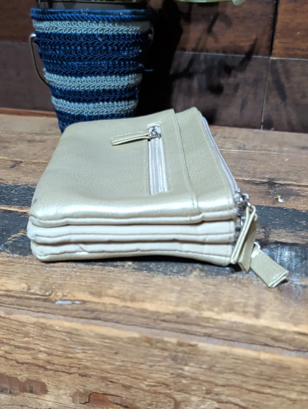 No Brand Tag Gold Women's Multi-Zip Wristlet Pouch